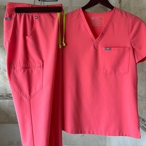 FIGS set in Coral. Top/Small Bottoms/SmallTall